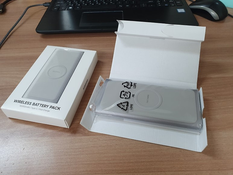 [개봉기] 삼성 무선충전 보조배터리팩 (EB-U1200) 구매후기 / 갤럭시 S7, S10 5G 크기비교