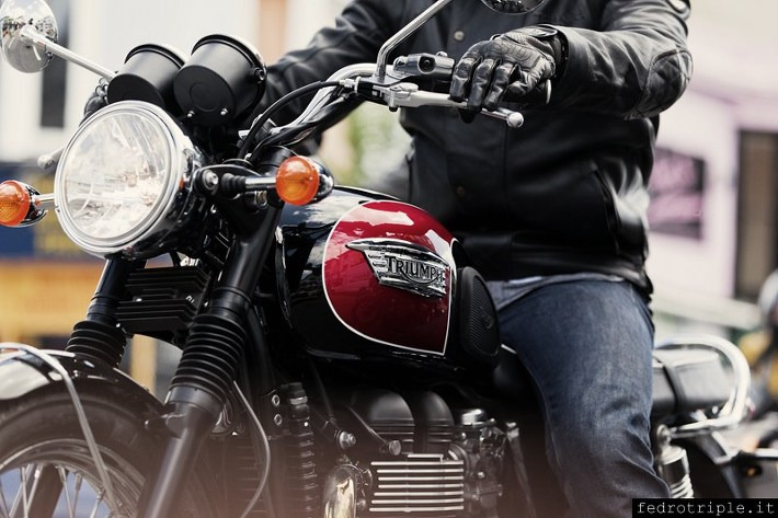 트라이엄프 본네빌 이야기(Triumph Bonneville Story), 본네빌 T100, 헤리티지, 클래식바이크 포스트 썸네일