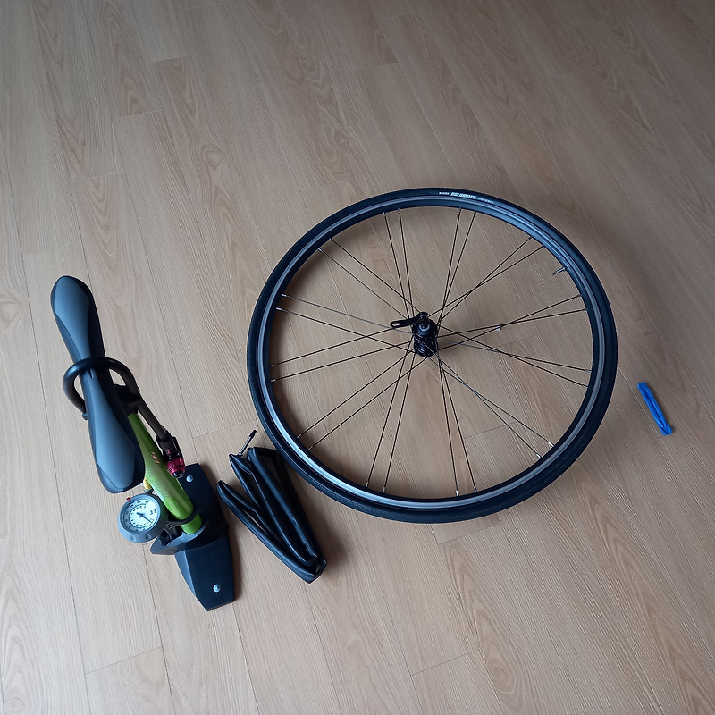 로드자전거 타이어  튜브 교체비용 아껴보자! 셀프로 하는 방법.