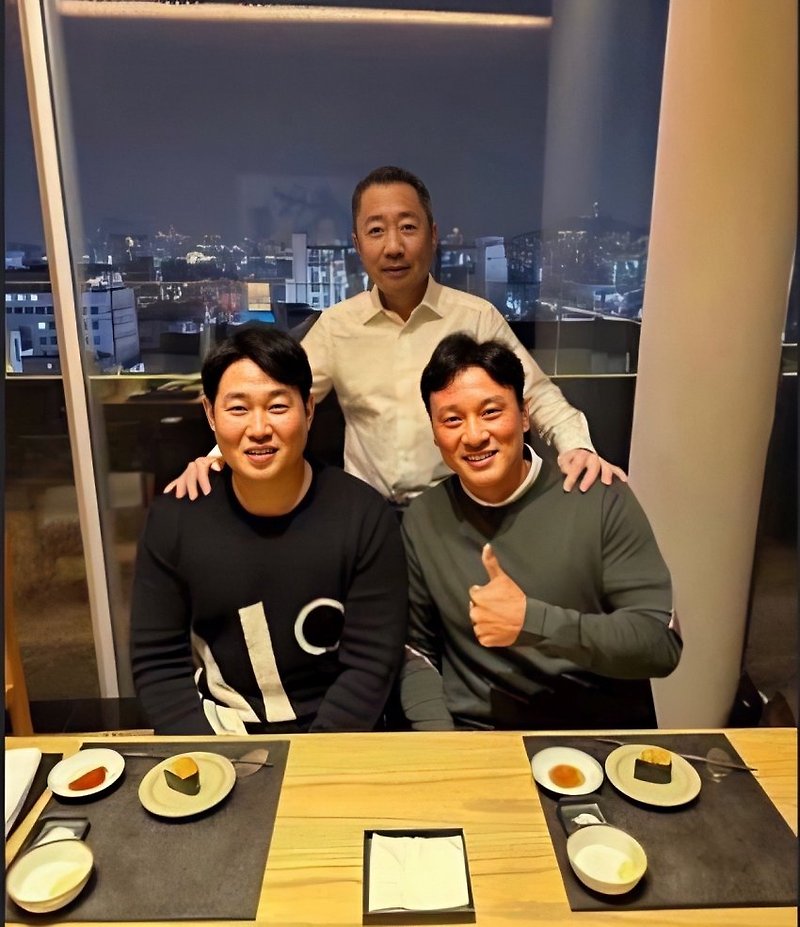 <b>두산</b> 베어스로 돌아오는 양의지, <b>박정원</b> - 이승엽 - 양의지 스시... 