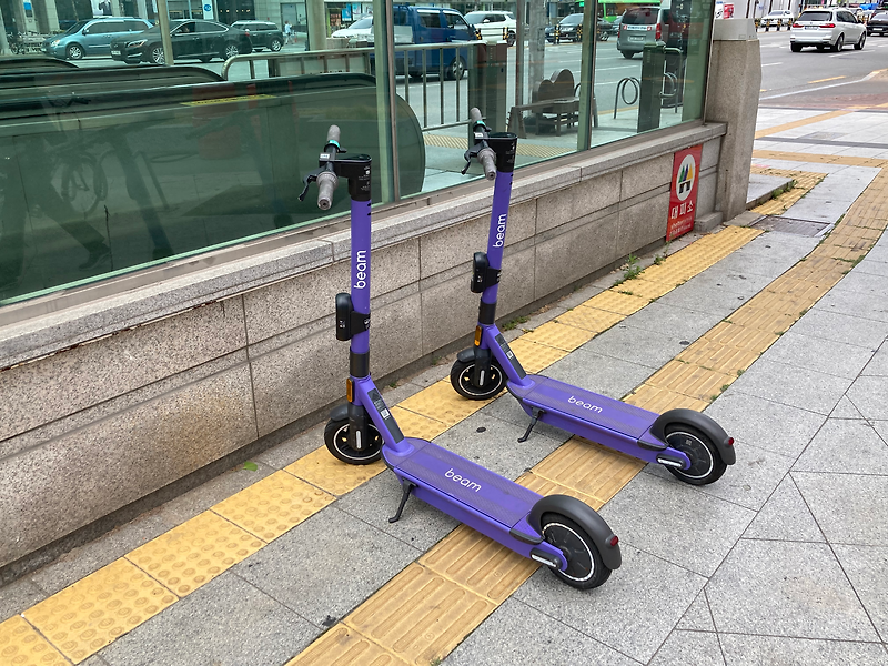 면허 없이 전동킥보드 타는 건 불법