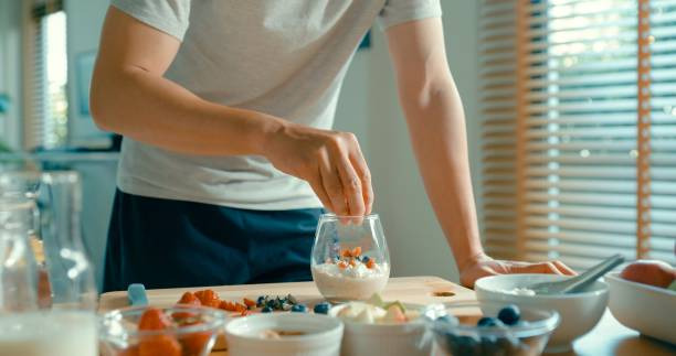 자주 먹으면 특정 유형의 대장암 위험을 줄일 수 있는 요거트