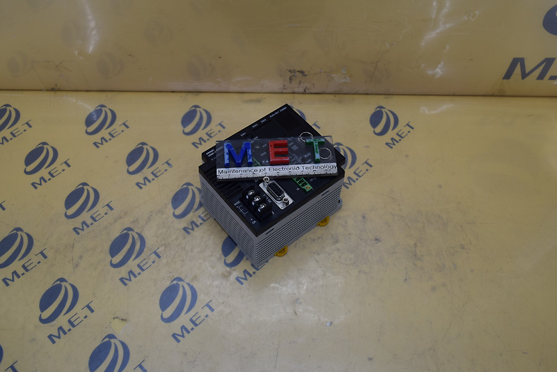 Controller RFID Omron V600-CA5D02 - Sistema Di Identificazione Industriale - Nuovo