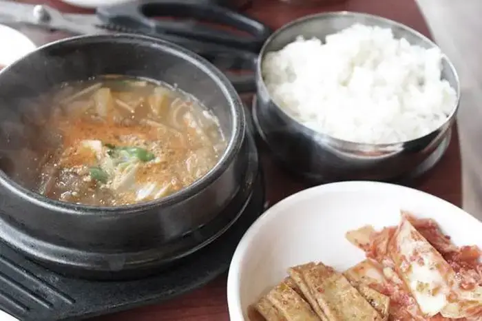 국과 찌개 차이, 한국인이 좋아하는 찌개 BEST 3 - OONASE 우나세