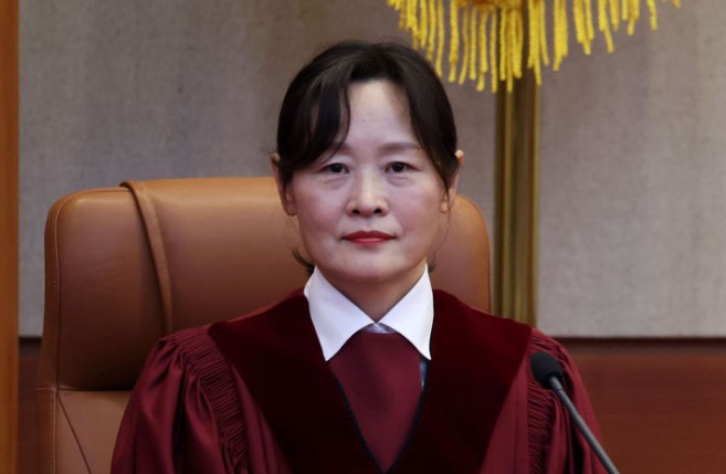 ‘윤석열 <b>탄핵 심판</b>’ 맡은 정정미 헌법<b>재판관</b>은 누구일까... 
