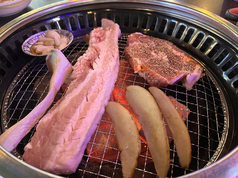 [잠실] 방이동 고기가 좋은 무한리필 고깃집 "청년고기장수"