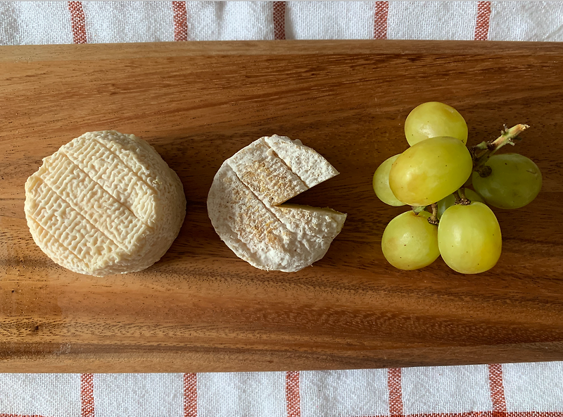 염소(고트 / 쉐브르) 치즈 종류, 먹는 법, 칼로리, 보관법 + 활용 레시피