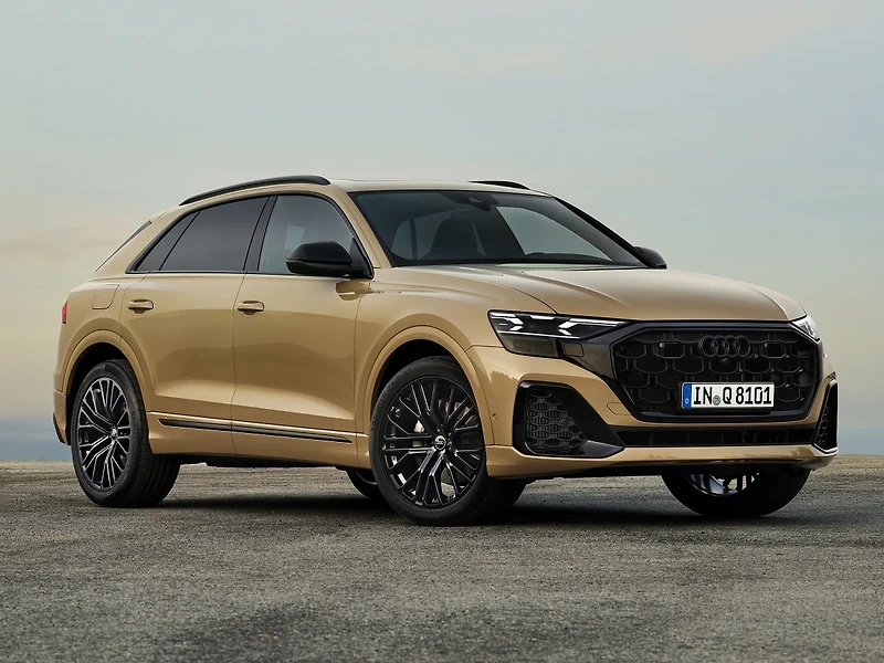 2024 AUDI Q8 PREMIUM 915 + TAX