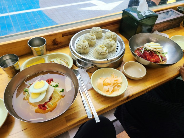해운대역 맛집 - 초량밀면, 밀면과 왕만두! 부산가면 먹어봐야함