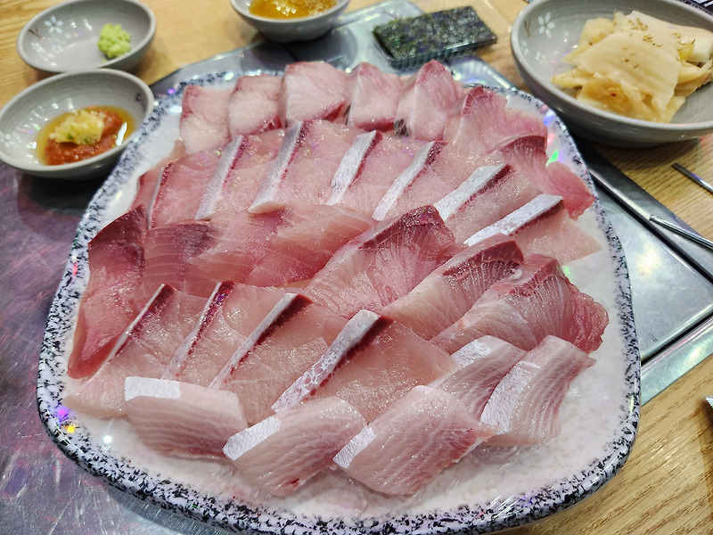 겨울에 회는 대방어! 나오는 시기 가격 후기｜어사출또 미금점