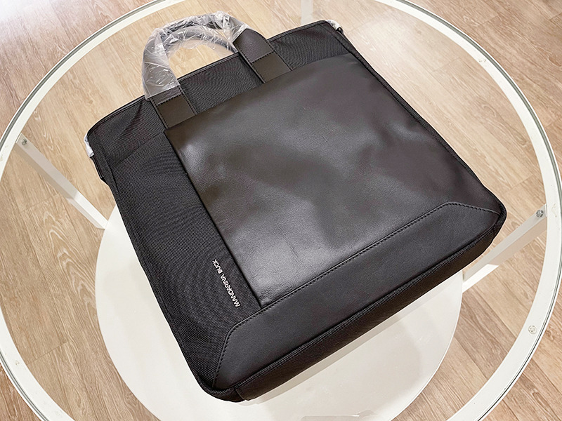 221211_롯데 면세점_[만다리나덕;MANDARINA DUCK] 직장인 남성들에게 인기 많은 토트백 'PIETRO P4T05163'구입!