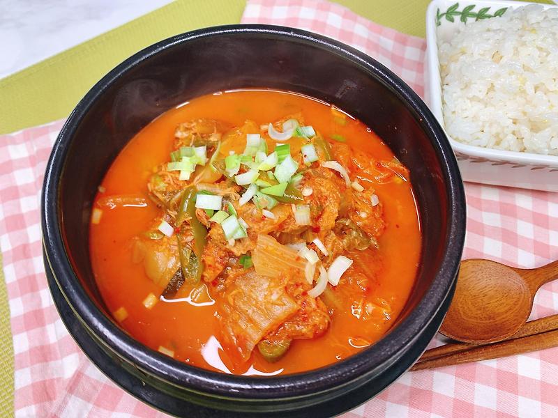 신김치요리,   참치통조림 넣은 김치찌개 만들기 ~ - 우리들의 행복한 시간