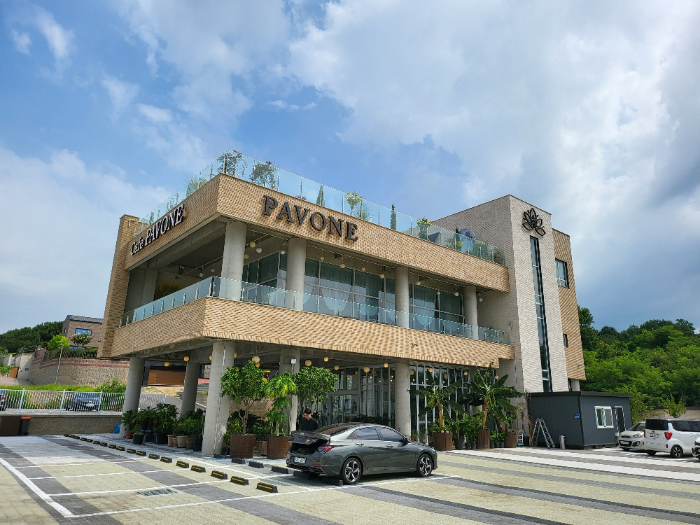 충남 아산 음봉 인테리어 멋진 신상 대형 브런치 카페  파보네(PAVONE) 