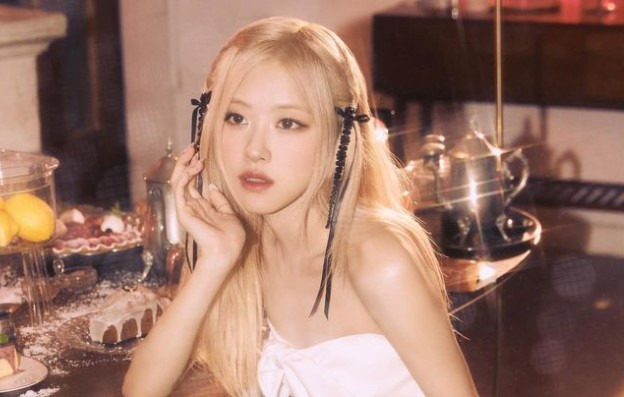 <b>블랙</b>핑크 로제 테디 <b>더블랙레이블</b> 소속사 <b>전속 계약</b> 논의