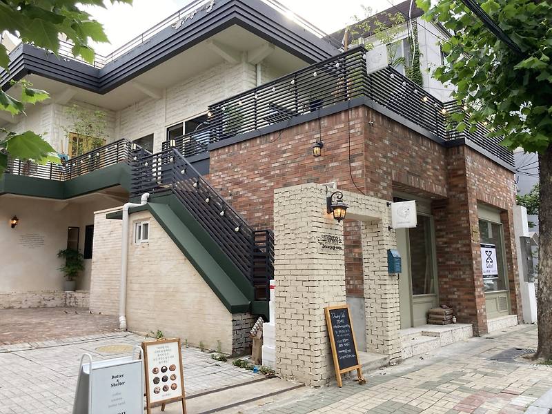 서울의 숨겨진 보석 : 힙스터를 위한 이색 카페 탐험 ☕