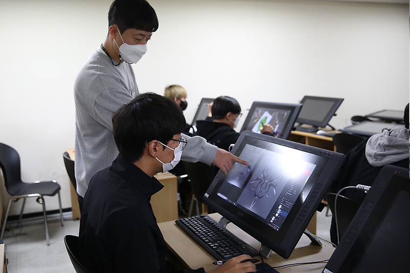 <b>송민호</b>, <b>강승윤</b>, 헨리가 런던 사치캘러리 전시 소식