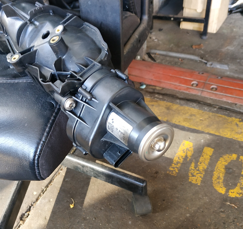 BMW X5 Diesel engine intake manifold cleaning