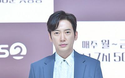이상보 / 문막휴게소서 <b>승용차</b> 야외 테이블로 <b>돌진</b>..2명 부상