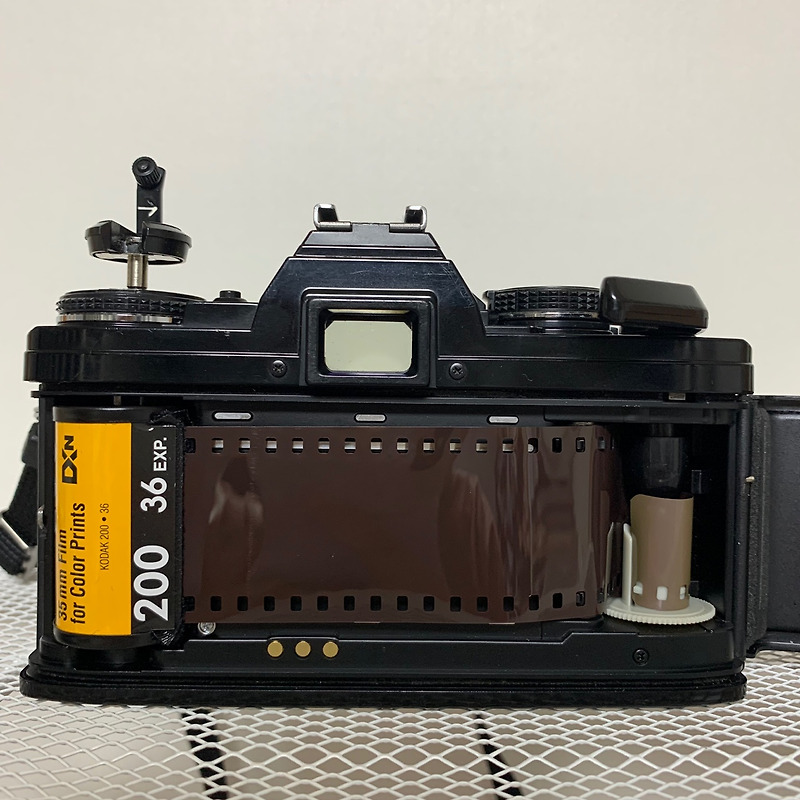 필름 카메라 미놀타 X-700 필름 넣는 법, 빼는 법 알려드릴께요.