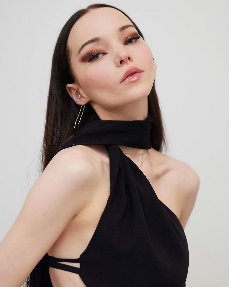 도브 캐머런 Dove Cameron MÔNOT