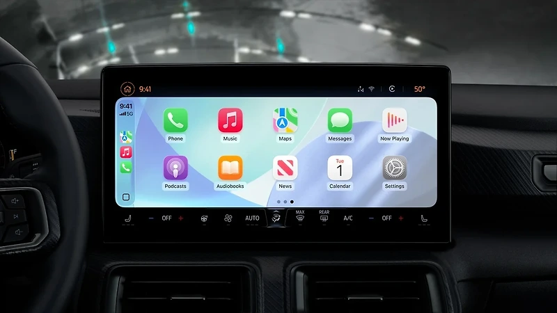 🚗 아이폰 유저 주목! iOS 26, 카플레이에서 드디어 영상 시청 가능! (근데 조건이 있어요!) 🛑