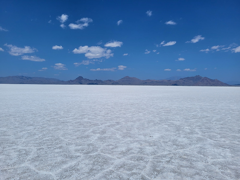  알고가면 더 재밌는 미국 여행 솔트레이크씨티 옆 보너빌 소금 평원 (Bonneville Salt Flats) - 우유니 사막 닮은 꼴 Bildidee 