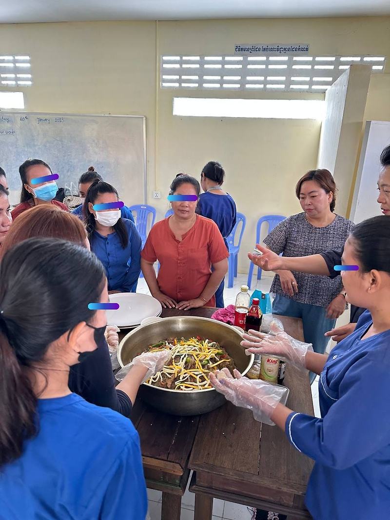 jabchae-cooking-class-in-phnom-penh-prison