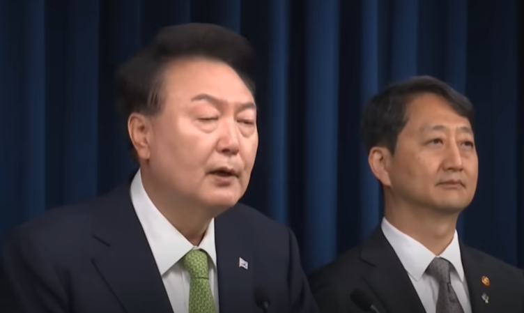 <b>윤</b>, 급하긴 급했다. 확률 20% <b>도박</b>, 석유 건드렸다. -지지율 21... 