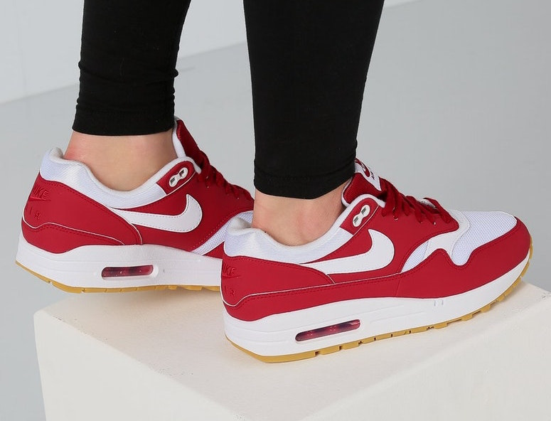 air max 1 red crush