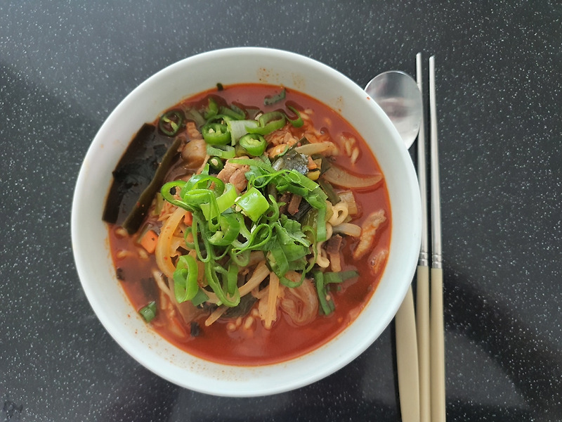 [백종원 레시피] 초간단 라면으로 짬뽕 만들기  (불맛내기 쉬워요)