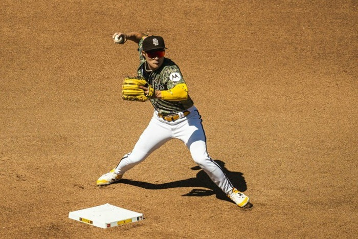 김하성 = 아시아 출신 내야수 역대 1호 MLB <b>골드글러브</b> 수상자