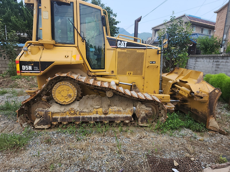 for-sale-used-bull-dozer-caterpillar-cat-d5n-xl-weight-12-8ton