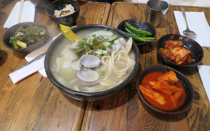 미국 LA 코리아 타운에서 칼국수가 제일 유명한 항아리 칼국수(Hangari Kalguksu)집~~~