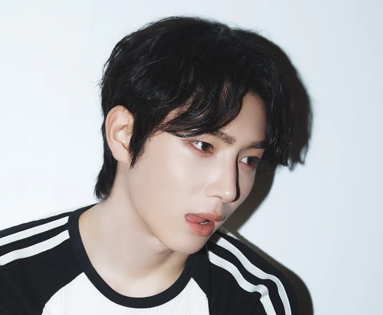 본명 <b>김지우</b> 생일 나이 고화질 화보 실제키 MBTI 학력 고향... 