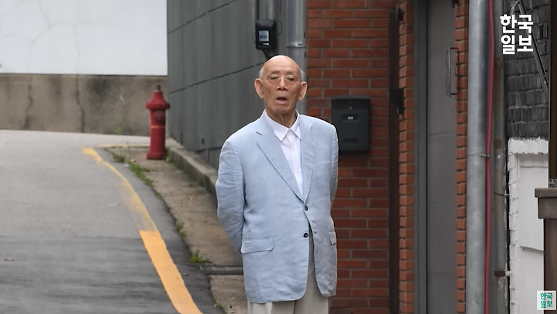 마지막 전두환 모습. (한국일보 홍인기 기자) 2021 july 7. 연희동 골목 산책하던 전두환