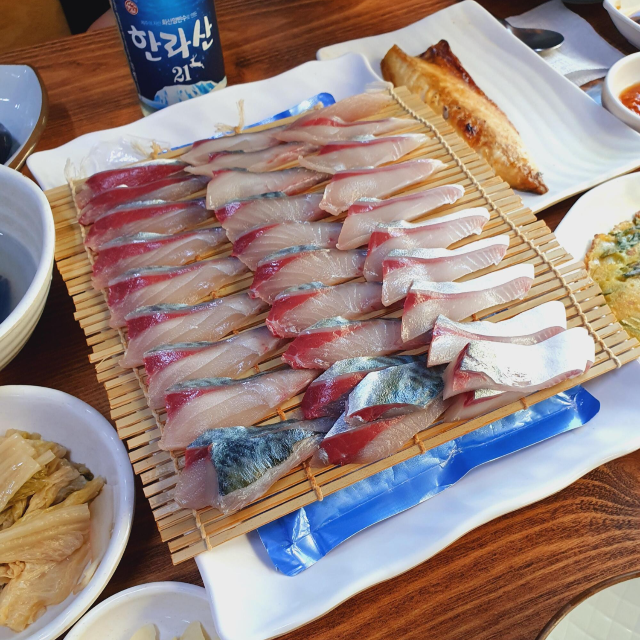 [제주도 제주시 맛집] 기름이 쫙!! 고등어회 맛집 제주 원담 횟집