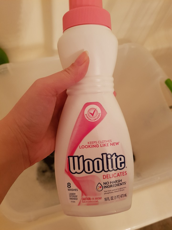 새 메트리스와 울라이트 (woolite)