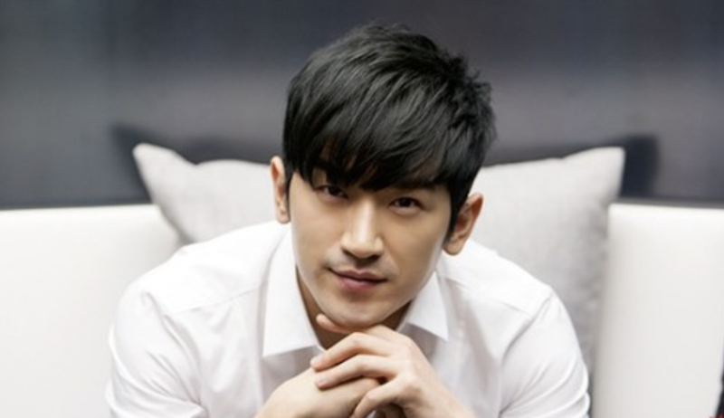 <b>이민우</b>(<b>신화</b>) 나이 집안 과거 프로필 결혼 여자친구 이상형 사기... 