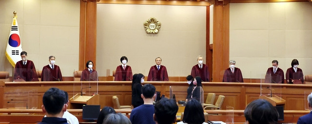 헌법재판소, ‘검수완박법’ 인정…<b>한동훈</b>, <b>탄핵</b> 위기에... 