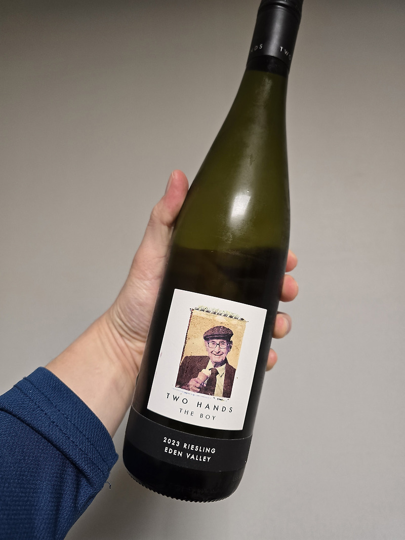 TWO HANDS THE BOY RIESLING 2023