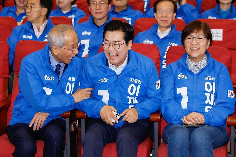 제21대 <b>대통령 선거</b> 방송 3사 출구조사 <b>이재명</b> 51.7% 김문수... 