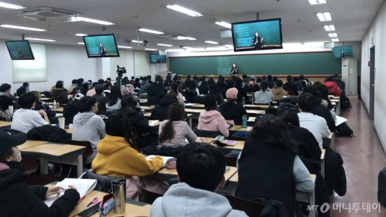 학령인구 감소 시대, 대형학원 몰락과 소규모 학원의 기회