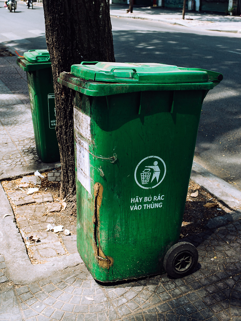 쓰레기통 / wastebasket