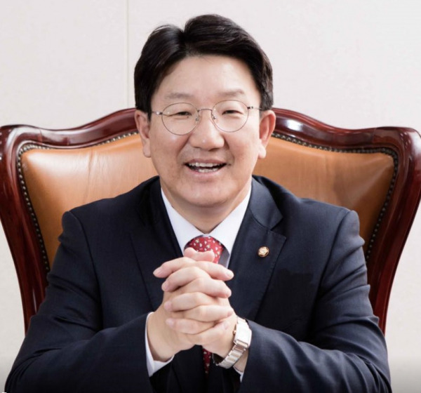 권성동 국회의원 고향 학력 본관 병역 군대 가족 아내 약력 경력 프로필 | 햄블