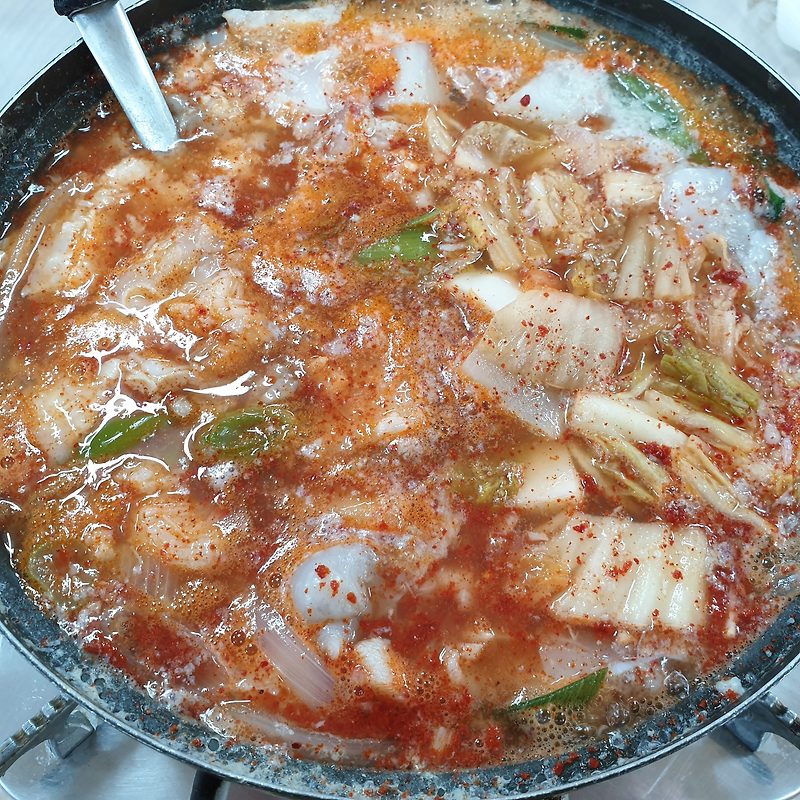 (속초 맛집) 속초 생물을 바로 사용하는 곰치국 물곰탕 맛집