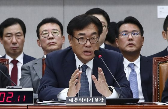 [단독] <b>대통령실 행정관</b> "<b>김 여사</b>, 명품백 받은 당일 반환 지시"