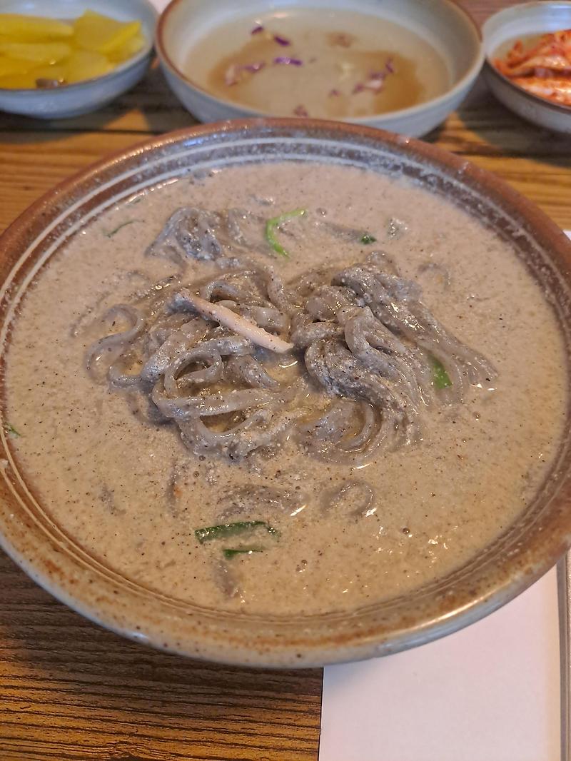 흑임자칼국수, 어디에 좋을까? [영양성분,칼로리]