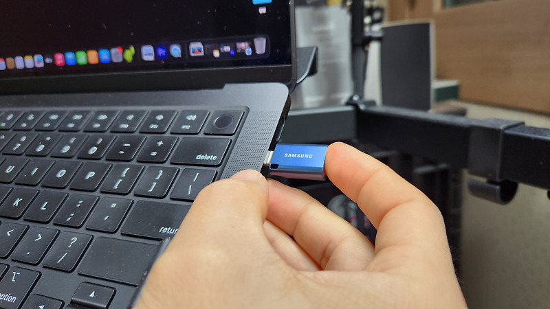맥북프로 M3에 사용하는 삼성 플래쉬 메모리 드라이브 | 삼성전자 USB 3.1 C타입 메모리 MUF-512DA/APC 리뷰 ...