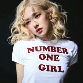 "Tell me I’m the number one girl in your eyes" - 로제(ROSÉ)의 솔로곡 ‘Number One Girl’ 리뷰