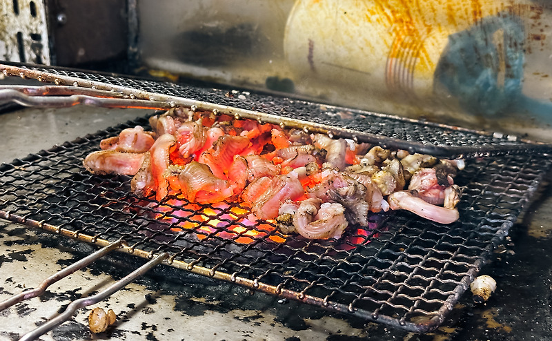 해운대 일번지자갈치산곰장어 부산 탱글탱글 곰장어 연탄구이 맛집